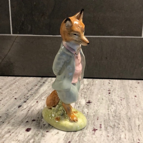 Beatrix Potter Foxy Whiskered Gentleman Figurine - Picture 5 of 9